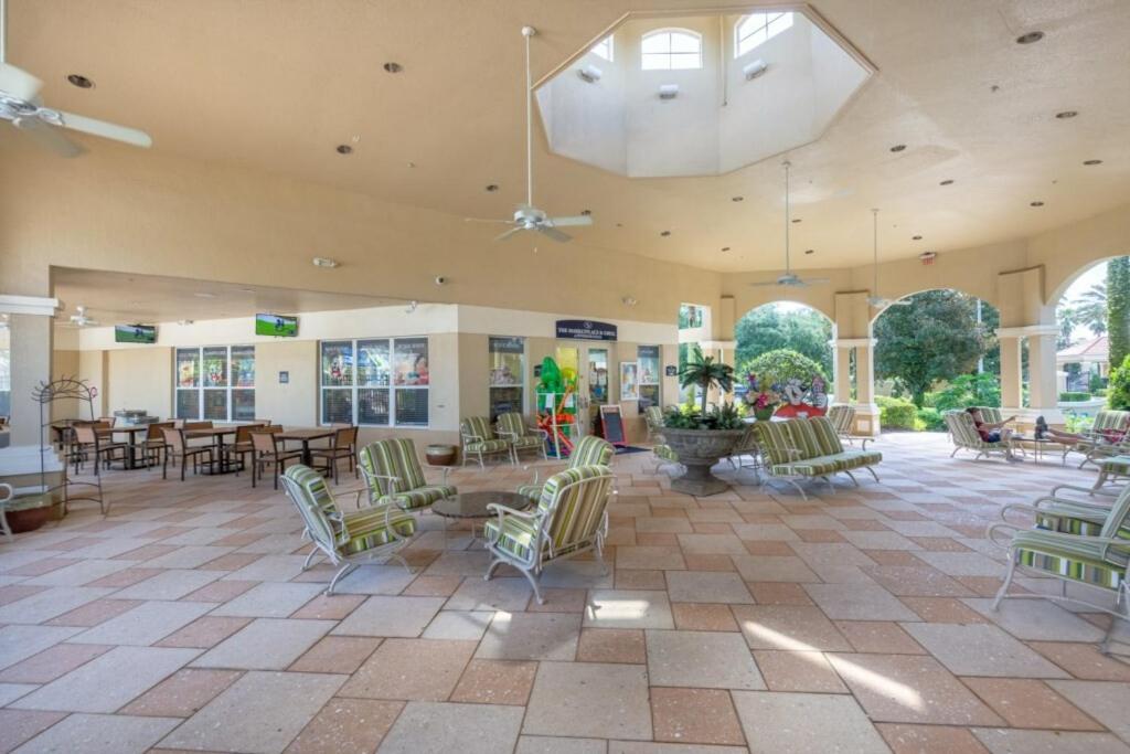 Luxurious Condo - Just 2 Miles From Disney #404 オーランド エクステリア 写真